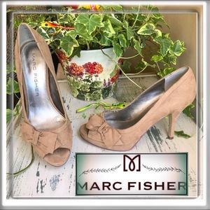 MARC FISHER Manilla2 Taupe Suede Bow Accent Heels